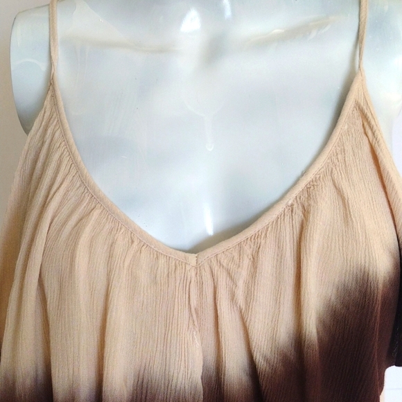 Fashion On Earth Woman M Two Tone with Ruffles Blouse Sleeveless Brown Beige - Picture 2 of 7